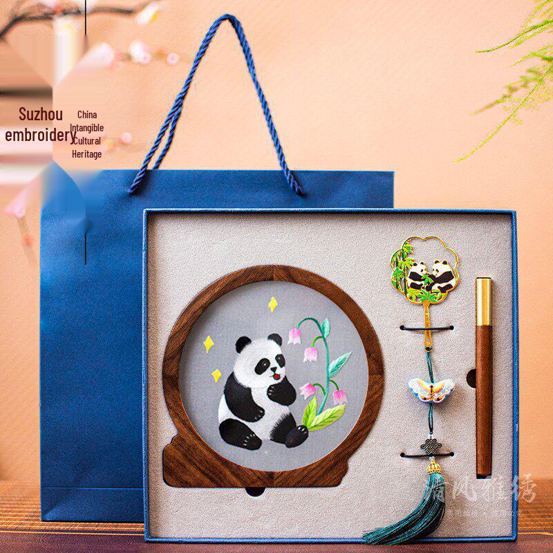 Китайский сувенир: Фигурка панды вышивка Сучжоу Подарок