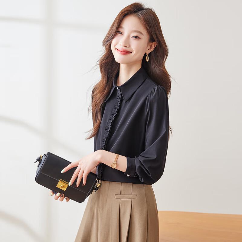 Женская блузка в стиле business casual с длинным рукавом и кружевной отделкой