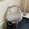 Niche design portable woven bird's nest bag 2026 new fashion portable crescent bag shoulder bag