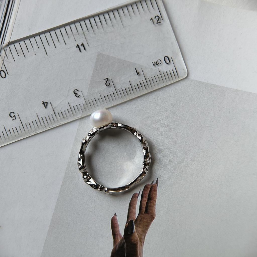 Серебряное кольцо с натуральным жемчугом, вес изделия 2,99 гр (2186861)