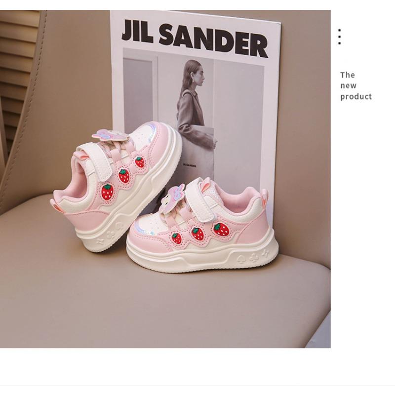 Детские весенне-осенние милые кроссовки в иностранном стиле, нескользящие, с клубникой, для девочек, беговые кроссовки, кеды, мультяшные, для студентов