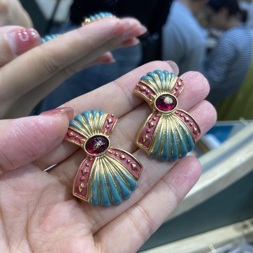 «Платье для чайной паузы» Средневековая картина маслом, веерообразные глазурованные серьги-гвоздики, ретро-дворцовые серьги