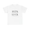 Футболка с надписью FETS LUCK | Графическая футболка, Минималистичная футболка с типографикой