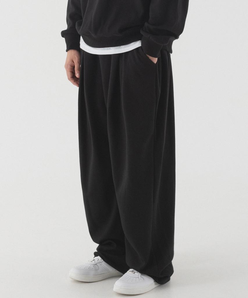 PIANER Pleated Deep Wide Sweatpants (Black)