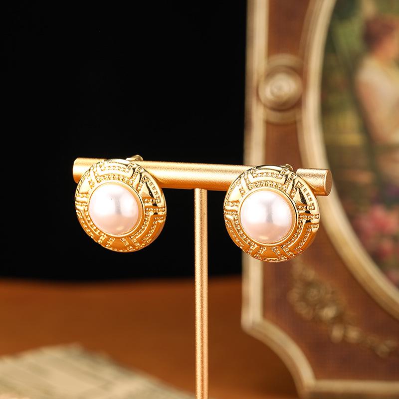 Серьги-пусеты из меди с золотым покрытием, винтажные, с жемчугом - Элегантный ретро-стиль Гонконга для женщин