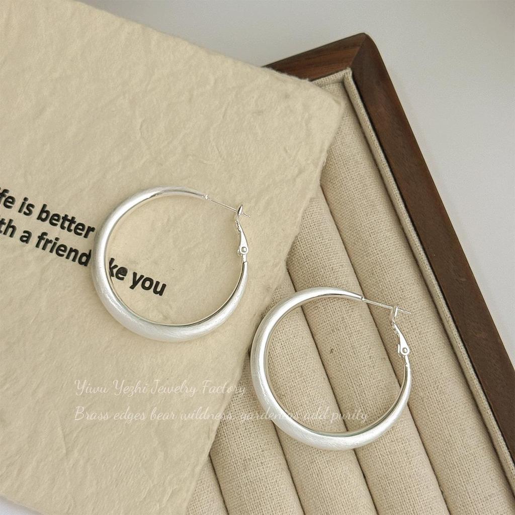 Серьги-кольца из серебра 925 пробы с матовой гладкой поверхностью - Европейский и американский стиль, Универсальные, Высококлассные, Холодный тон