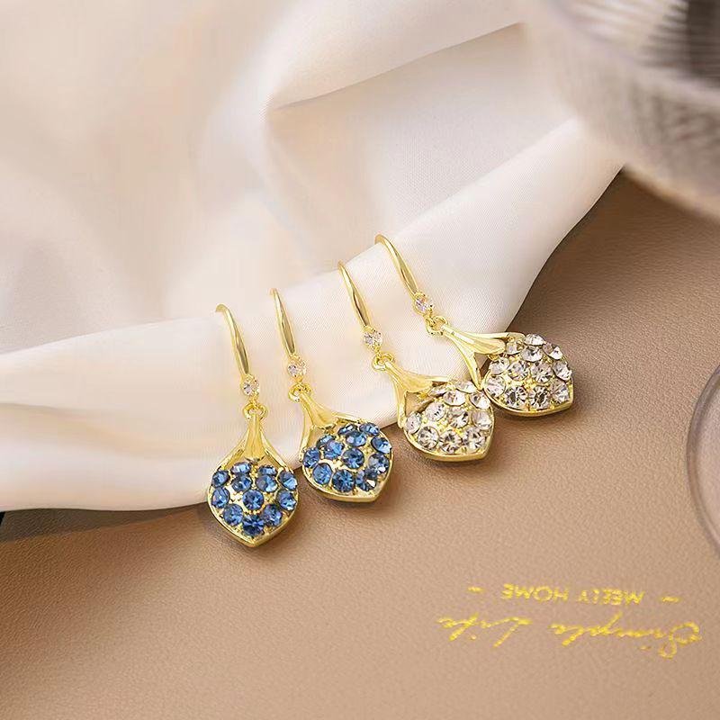 Трендовые роскошные серьги-крючки с бриллиантами в форме сердца для женщин - Изысканные серьги нишевого дизайна