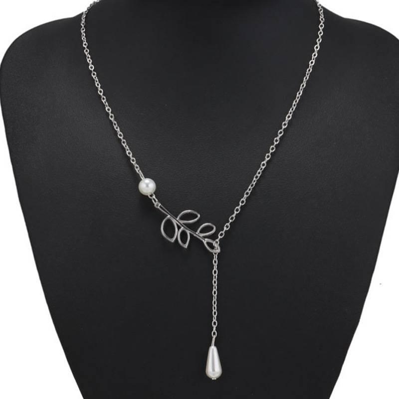 Chic And Stylish Alloy Leaf Pearl Necklace Perfect For Summer Fashion Trends