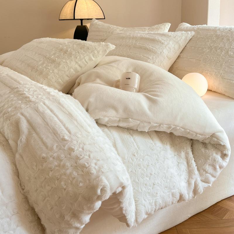 Rabbit Fleece Four-Piece Set, Thickened Milk Fleece Bed Sheet Quilt Cover, Coral Fleece Bed Three-Piece Set