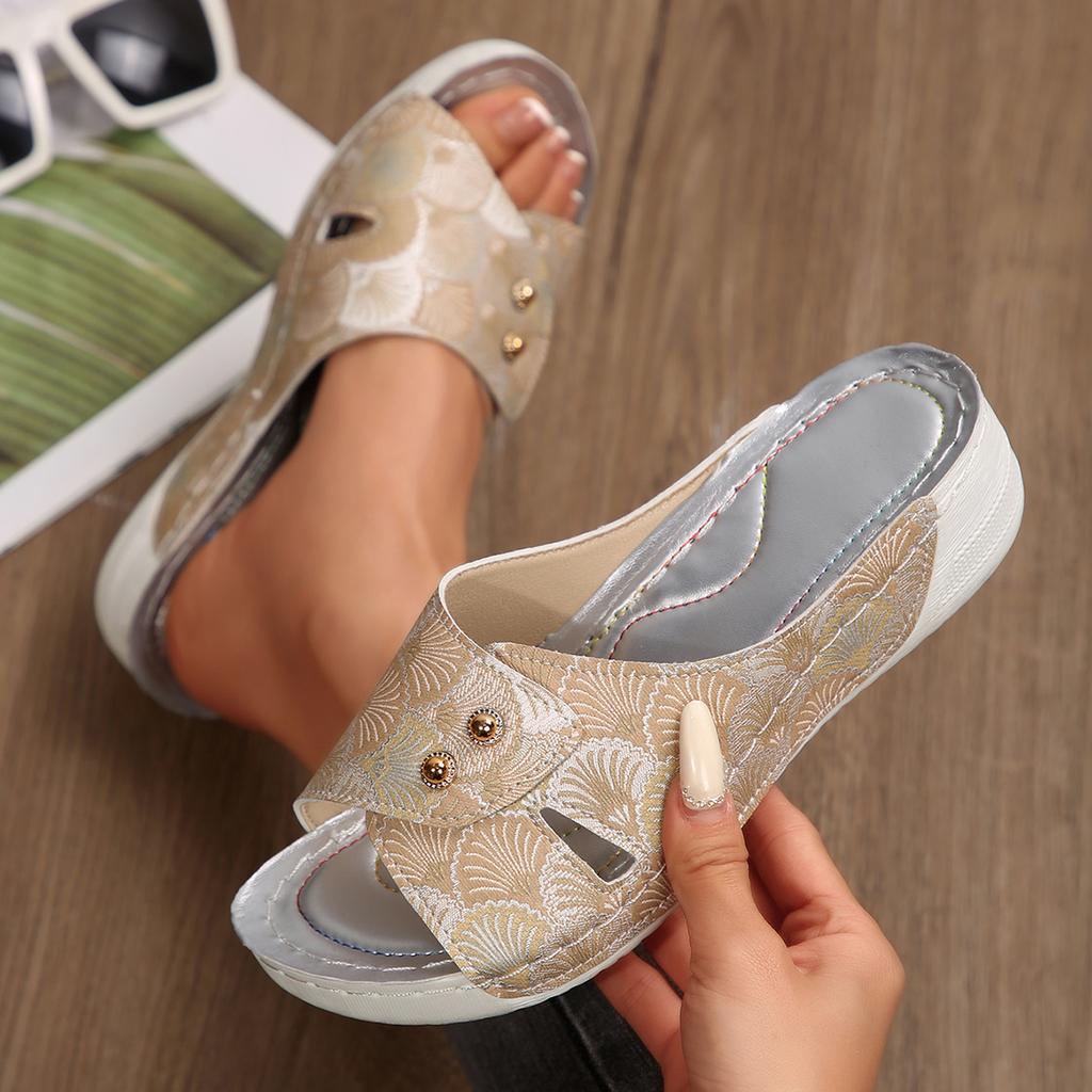 Модные женские тапочки-клинья 2025 Лето Дизайнерская обувь для женщин Высококачественные сандалии на платформе Модные повседневные шлепанцы Слайды Женские