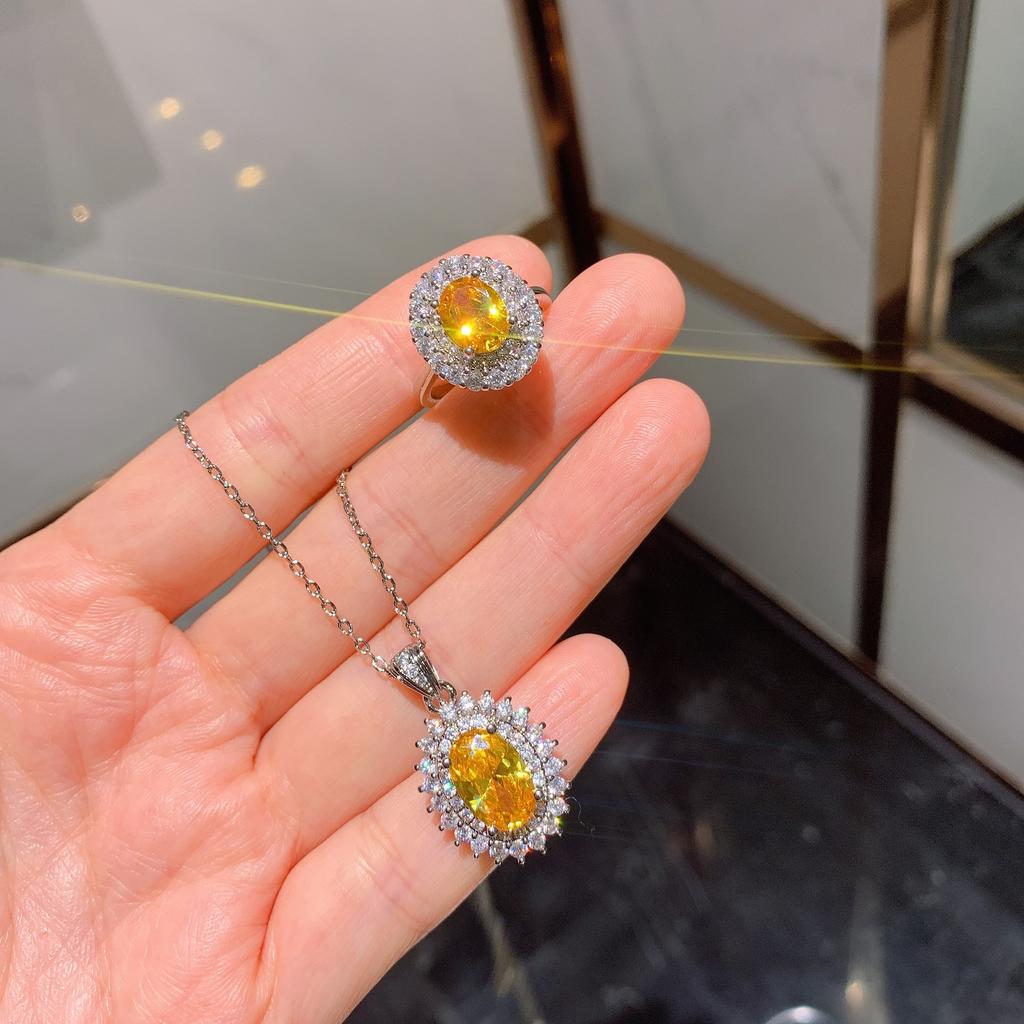 Simulation jewelry set, yellow diamond pendant, collarbone chain, new European and American retro yellow diamond ring.