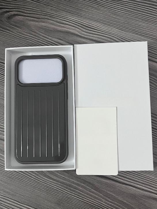 Магнитный чехол для телефона Защитный чехол Подходит для 17 Pro/Pro Max16/15 Стиль чемодана с меткой M