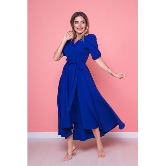 Женское расклешенное платье асимметричного кроя с поясом и двубортным воротником длины миди