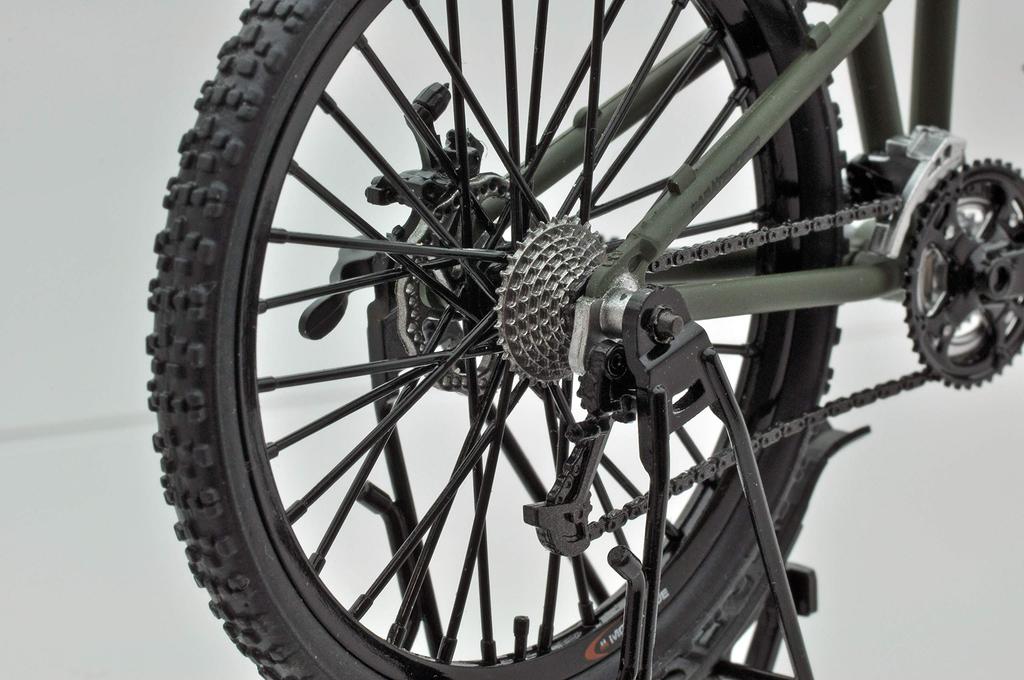 Little Armory LM003 Складной горный велосипед для воздушно-десантных войск Montague Paratrooper, окрашенный, готовый продукт 1/12