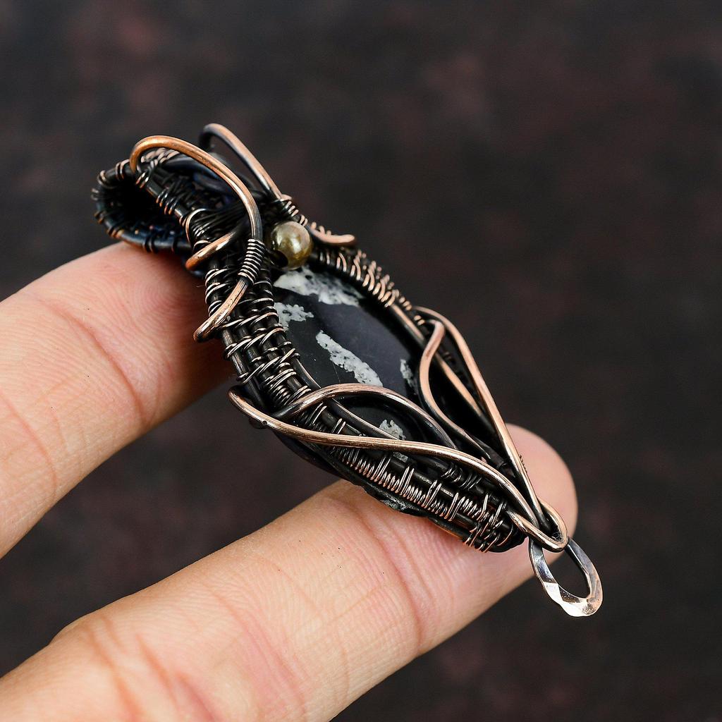 Подвеска в виде хризантемы, подвеска из драгоценного камня, подвеска из медной проволоки, ювелирное изделие в виде хризантемы, подвеска ручной работы, дизайнерская подвеска, подарок для матери