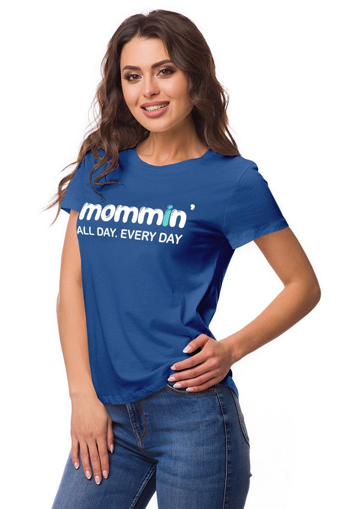 Inkmeso Футболка с круглым вырезом и коротким рукавом Mommin All Day Every Day с графическим принтом