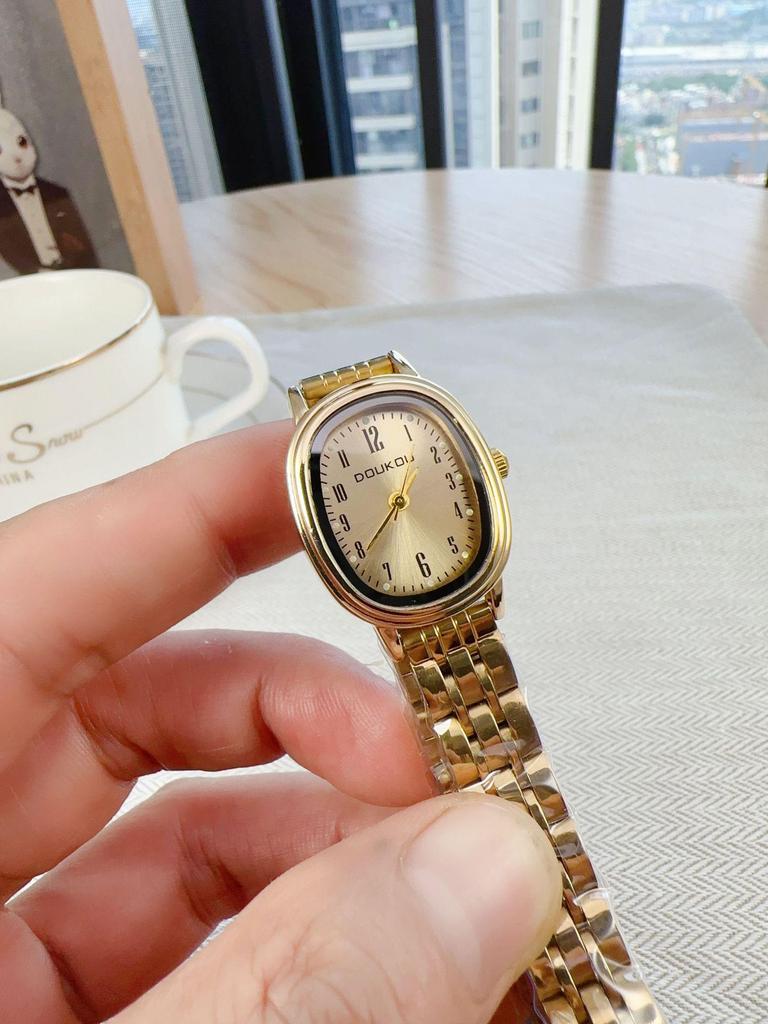 Женские минималистичные кварцевые часы с эллиптическим циферблатом и цифровыми метками, стальной браслет, маленькие наручные часы