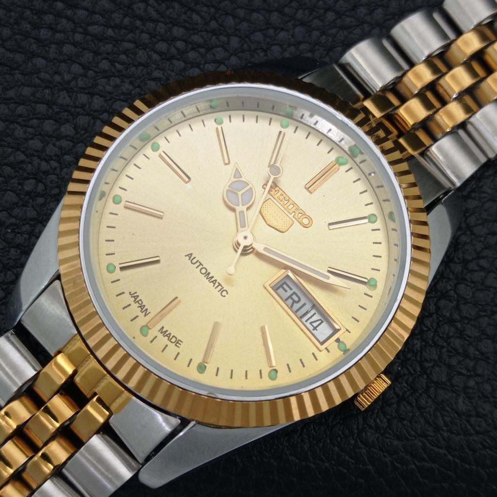 ЯПОНСКИЕ ВИНТАЖНЫЕ ОТРЕМОНТИРОВАННЫЕ МУЖСКИЕ АВТОМАТИЧЕСКИЕ ЧАСЫ SEIKO 5 С ЗОЛОТИСТЫМ ЦИФЕРБЛАТОМ a443187-1