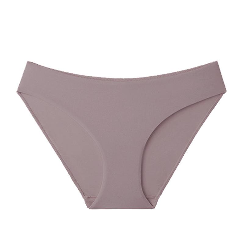 Large Seamless Breathable Cotton Mid-Waist Briefs for Women