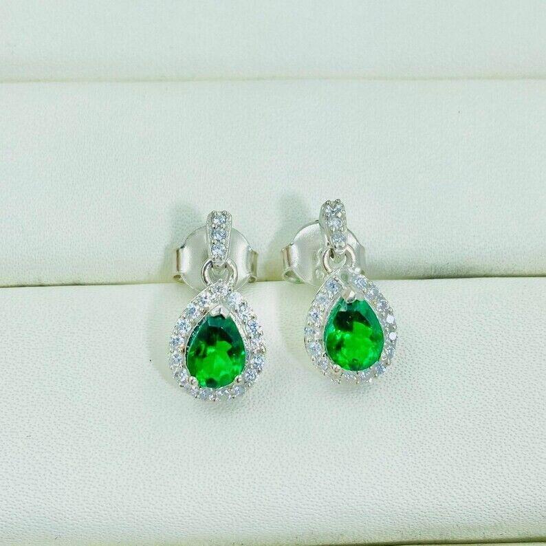 Серьги-подвески и капли из серебра с грушевидным изумрудом Серьги-подвески с камнями по месяцу рождения Минималистичные серьги