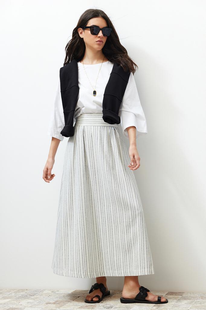 Women's Fashion Ecru Lined Polka Dot Pleated Woven Skirt