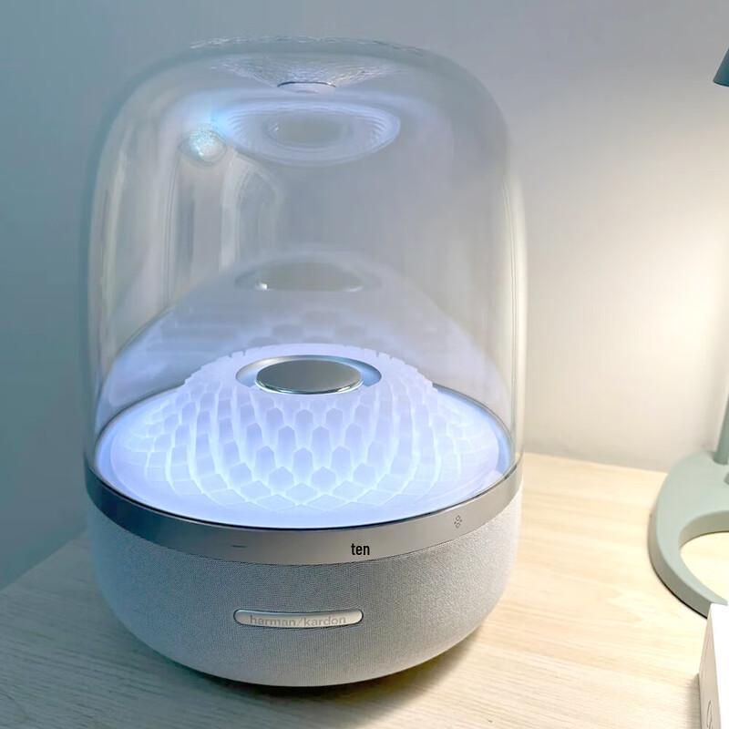 Bluetooth-колонка Harman Kardon Aura Studio 4