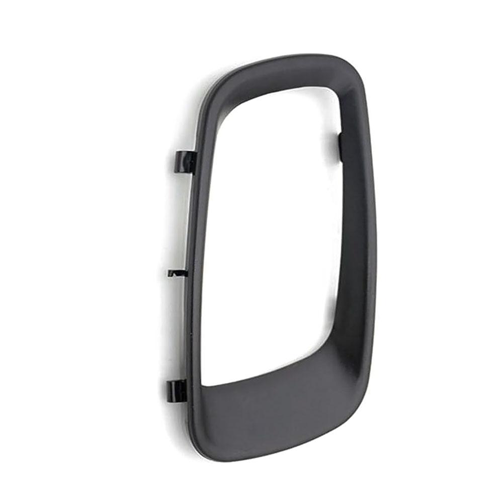 Рамка крышки противотуманной фары правая для Mitsubishi Pajero Montero 00-03