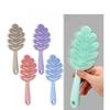 1 шт. Длинная ручка, Щетка-шампунь в форме листа, Пушистая и мягкая массажная щетка, Гребень для мытья головы и массажа головы по меридианам в одном, Праздничный подарок