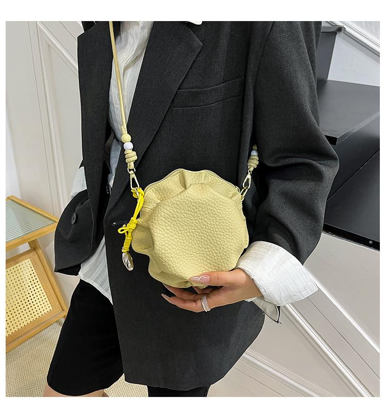 Niche Design Bag Women's Summer Versatile 2025 New Fashion Shoulder Messenger Bag Korean Version Pleated Bag Small Round Bag