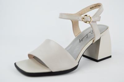 Босоножки женские Berkonty 2080117 35 Светло-серый кожа