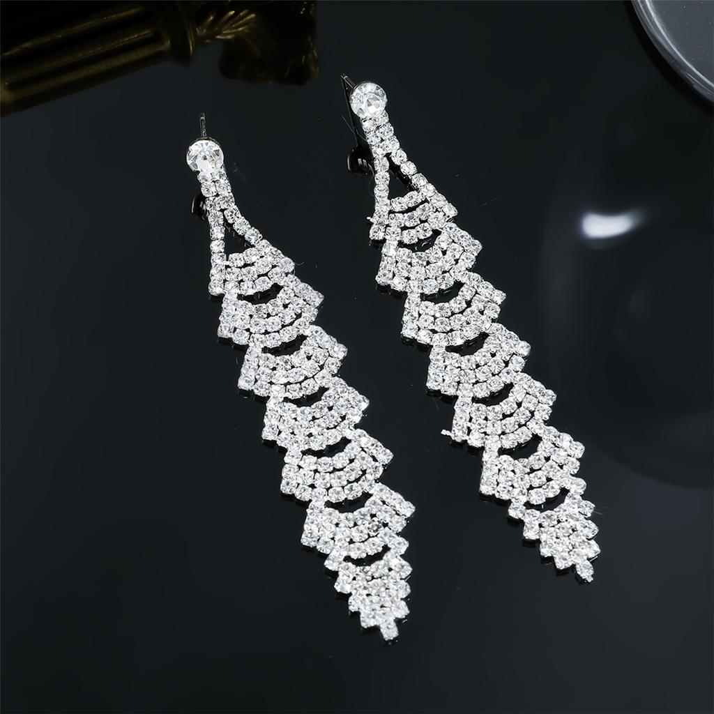 Легкие роскошные длинные серьги с бриллиантами, модные темпераментные блестящие серьги со стразами, женские серьги, 1 пара