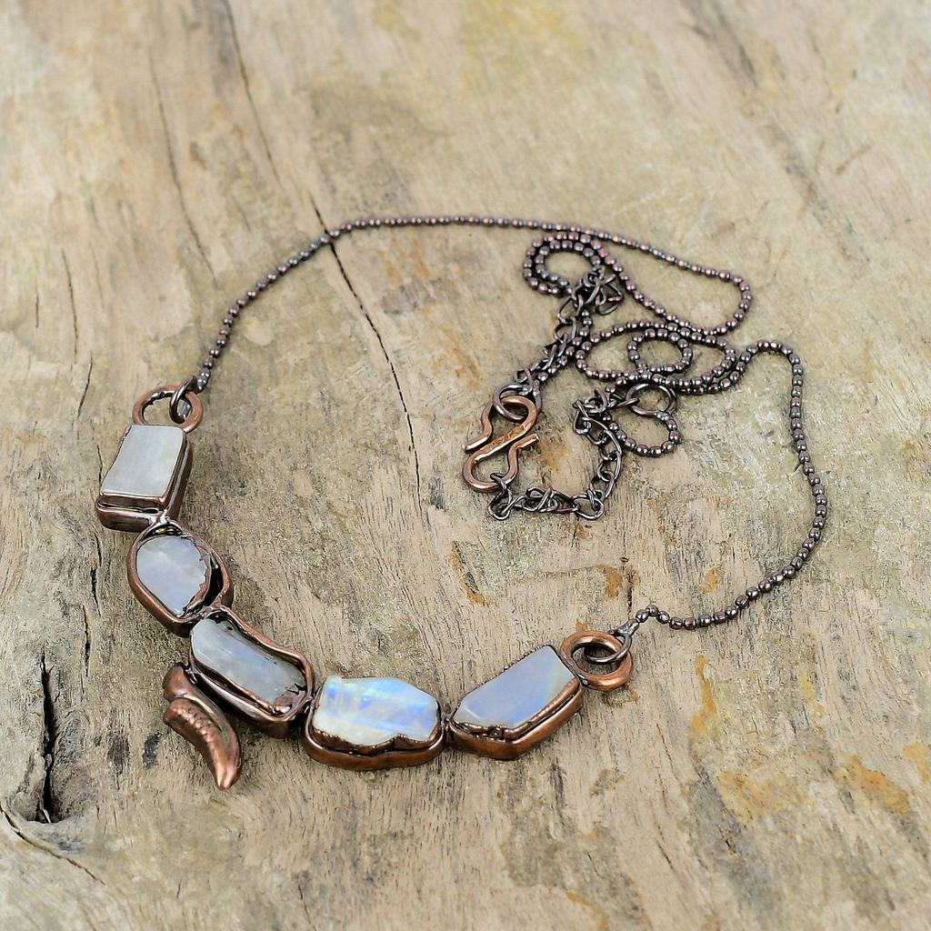 Радужный лунный камень грубое ожерелье электроформованное медное ожерелье регулируемое цепочное ожерелье ювелирные изделия ручной работы электроформованные драгоценные камни ожерелья