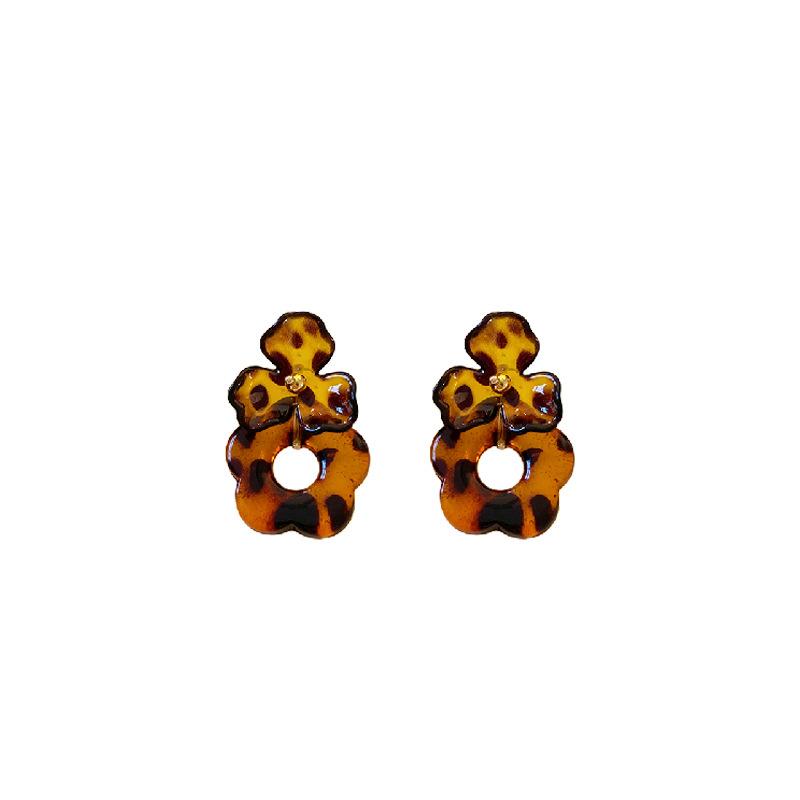 Steel needle leopard print bow flower love earrings autumn and winter retro high-end earrings personalized Hong Kong style design earrings