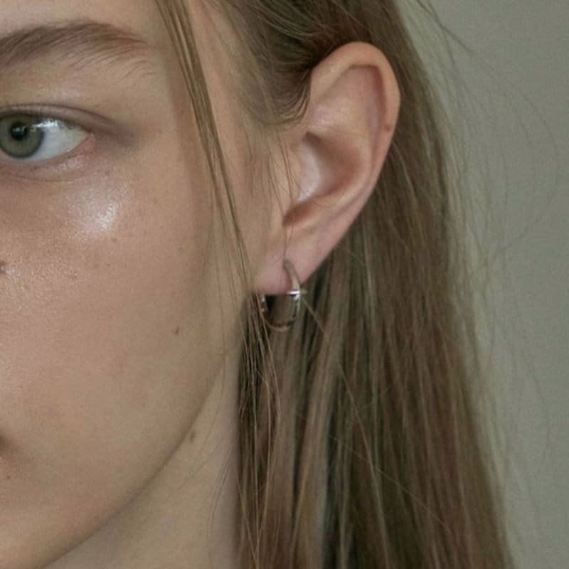 Aora СЕРЬГА-КОЛЬЦО CROSS SM_075