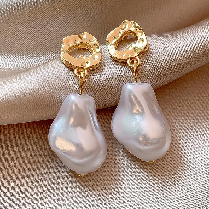 French irregular baroque pearl stud earrings - new luxury, niche, high-end fashion earrings