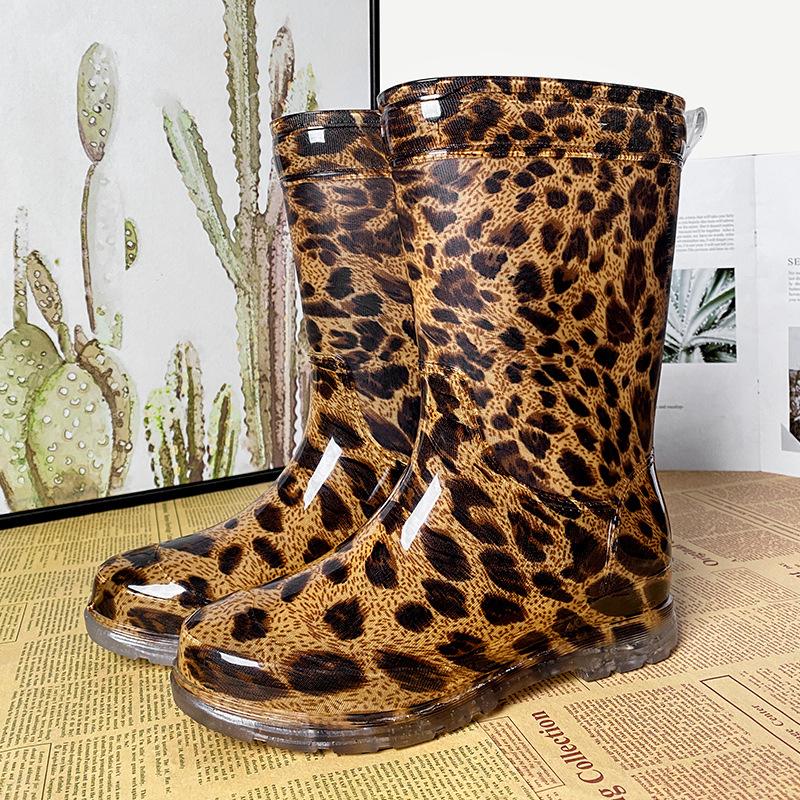 Женские дождевые туфли носят африканский леопардовый принт, дождевые сапоги средней длины, водонепроницаемые сапоги, женские дождевые туфли