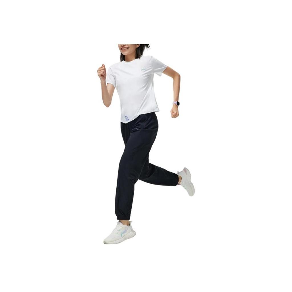Li-Ning Футболка Running Series с коротким рукавом и круглым вырезом, быстросохнущая, с логотипом и буквенным принтом, женская, стандартная, белого цвета ATST520-2