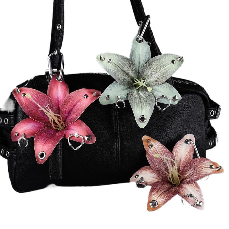 1 pc Simulation Cloth Flower Key Ring Cool Rivet Lily Flower Keyring Pendant Handbag Hangings Decoration Gifts Bag Ornaments