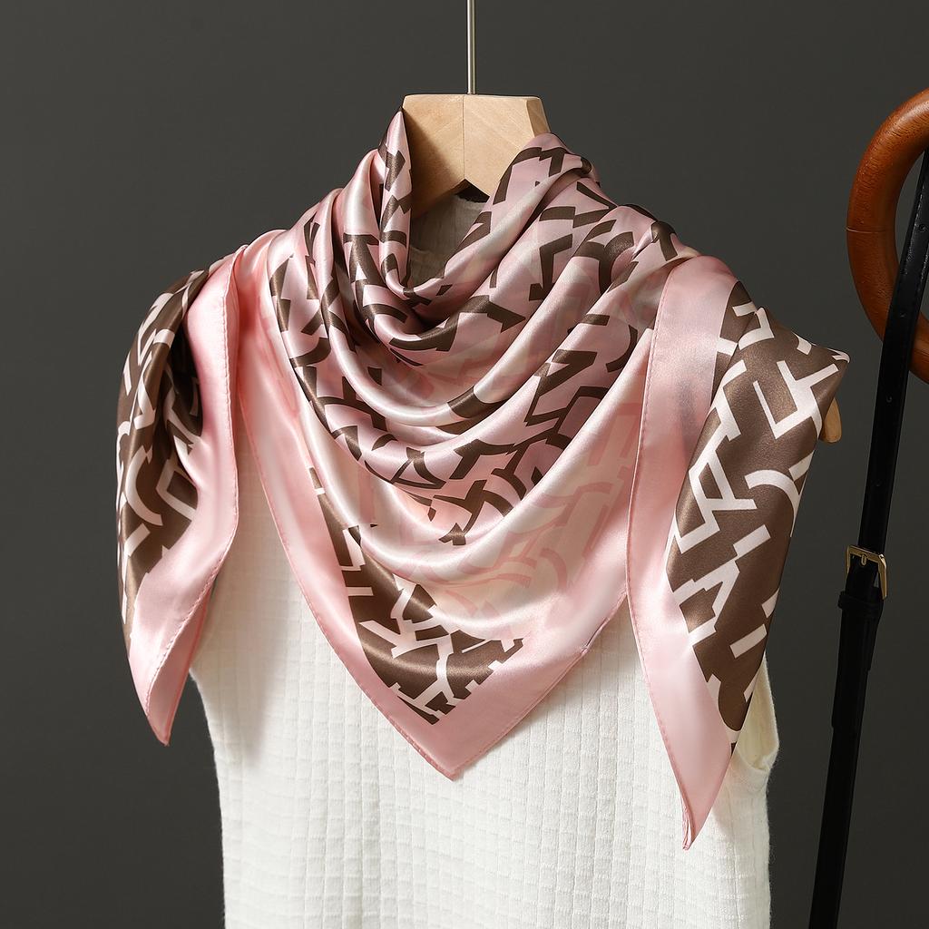 90X90CM Bandannas New Print Sunscreen Square Kerchief Four Seasons Fashion Flower Silk Scarves Europe And America Luxury Shawls