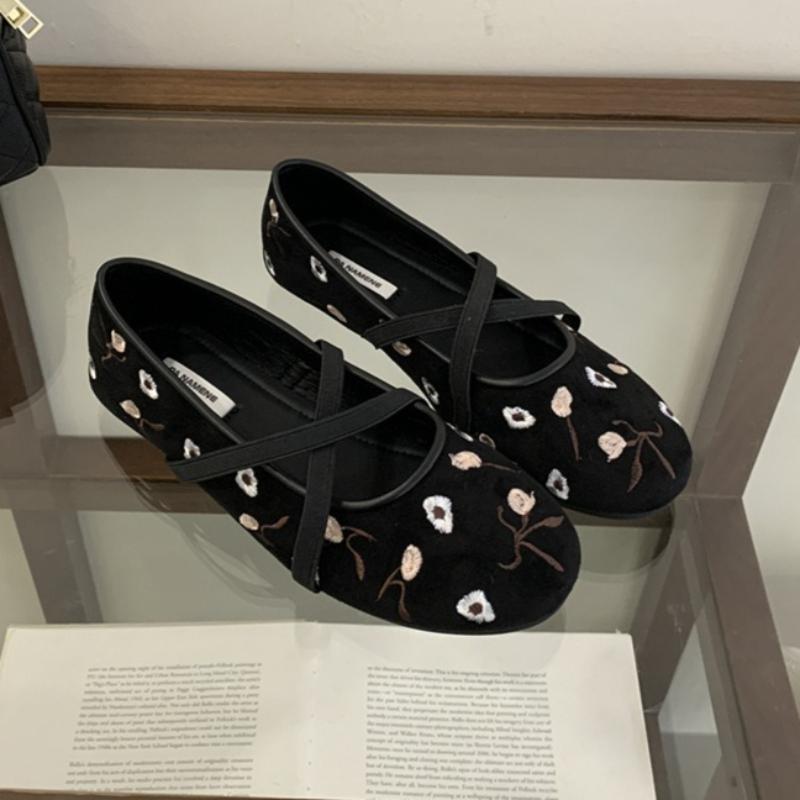 Novelty Suede Embroidery Ballet Flats Women Fashion Round Toe Soft Sole Elegant Mary Jane Shoes Comfort Outdoor Shoes