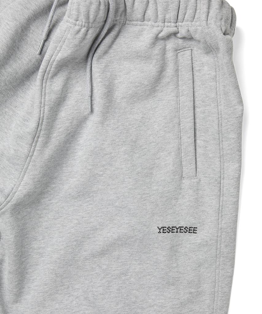 YESEYESEE Серые прямые спортивные штаны с логотипом C