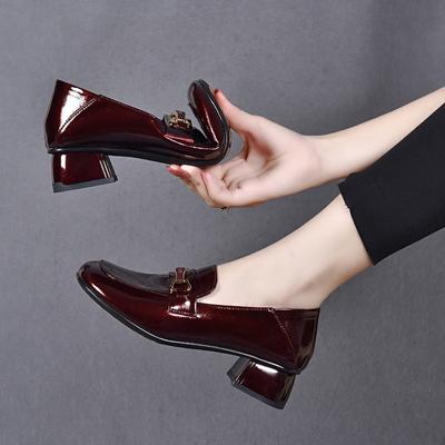 Туфли на низком каблуке из мелкой кожи женские осенние новые с круглым носком, металлической пряжкой, толстым каблуком, одинарные туфли на одной педали, коровья лакированная кожа