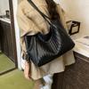 2025 Casual Retro Weaving Large Capacity Simple Solid Color Foreign Style Korean Version Lazy Style One Shoulder Underarm Tote Bag Women