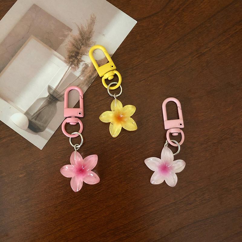 Cute Colored Transparent Small Flower Keychain Pendant For Women Girls Exquisite Keychain Bag Decoration Accessories