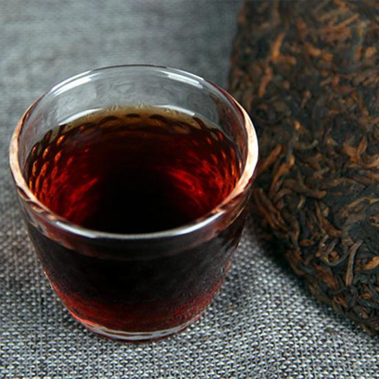 100 г Юньнаньский чай пуэр, хороший вкус, ароматный, выдержанный, ферментированный, естественное, легкое послевкусие, китайский травяной чай 2012 года