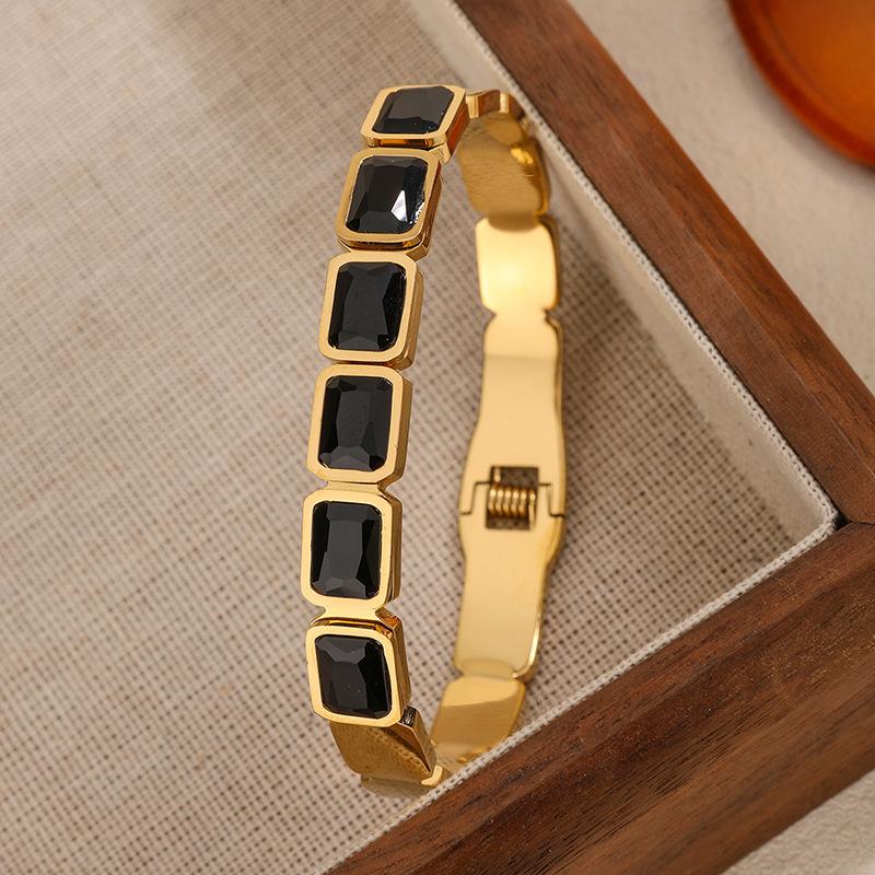 Bohemian Exquisite Gem Decorative Bracelets Suitable For Women To Wear And Dress For Summer Travel