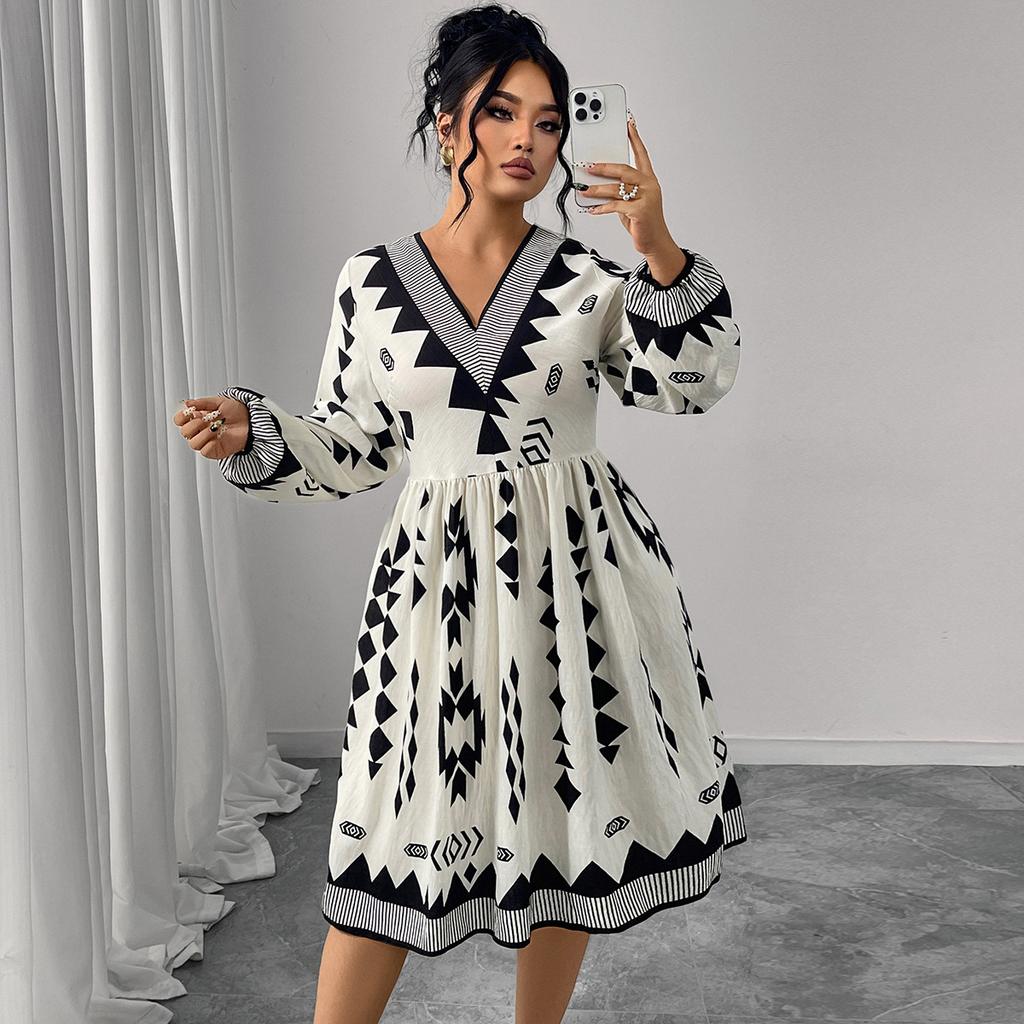 Foreign trade autumn and winter new dress large size fat mm printed bubble sleeve V-neck dress high waist and thin dress