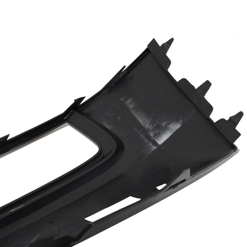 The fog lamp frame is suitable for the left right lower corner guards of the front bumper of the Volkswagen Tiguan Lmodels 17-21