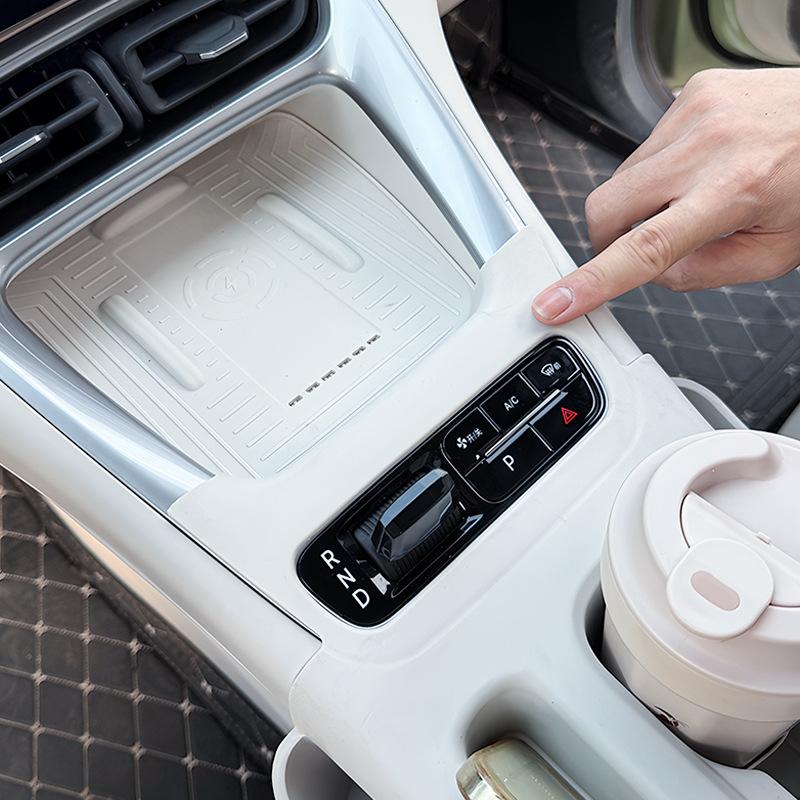 Для 24 Geely EX2 Автомобиль Интегрированный Все Включено Беспроводной Стакан для Заправки Водой Силиконовая Подставка Антицарапина и Антизагрязнение Аксессуары