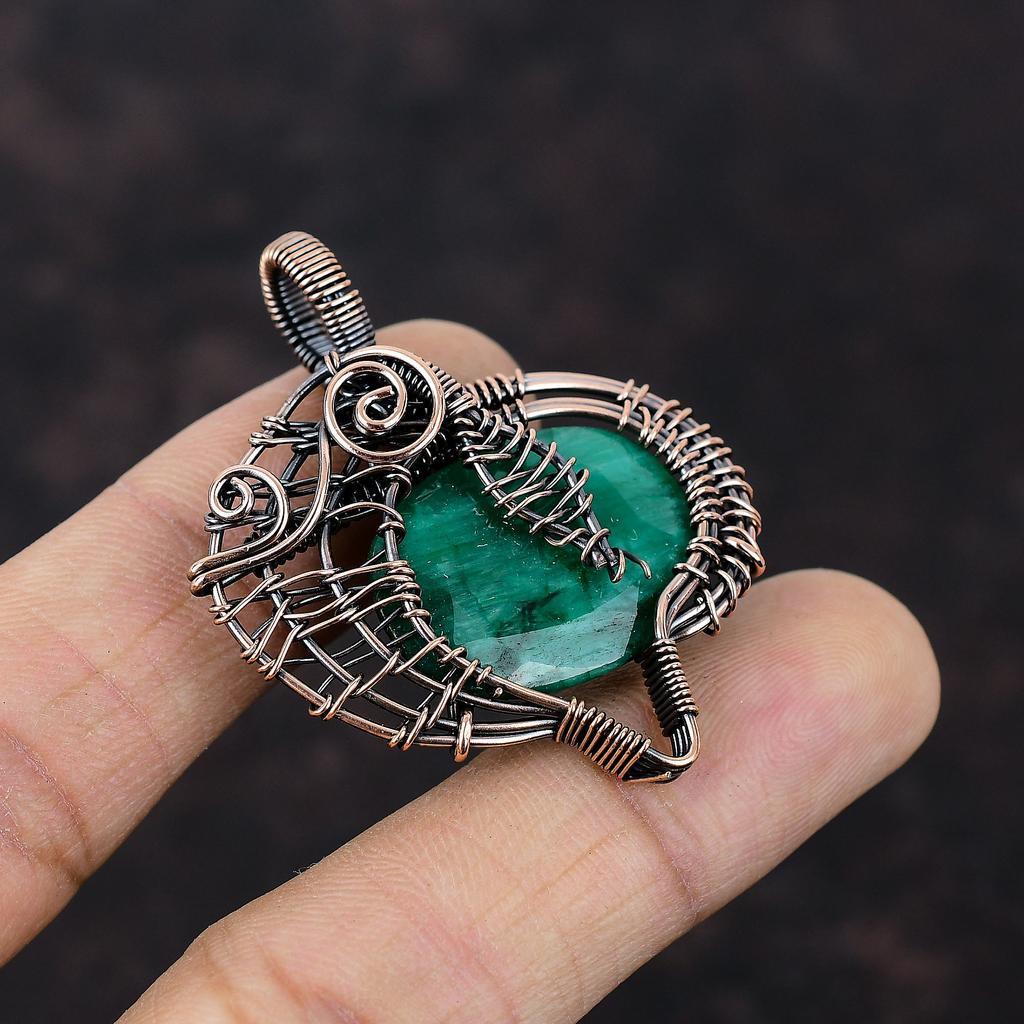 Ограненный замбийский изумрудный кулон из меди, обернутый медной проволокой, кулон ручной работы из медной проволоки, ювелирное изделие в подарок для нее, ювелирные изделия из натуральных драгоценных камней